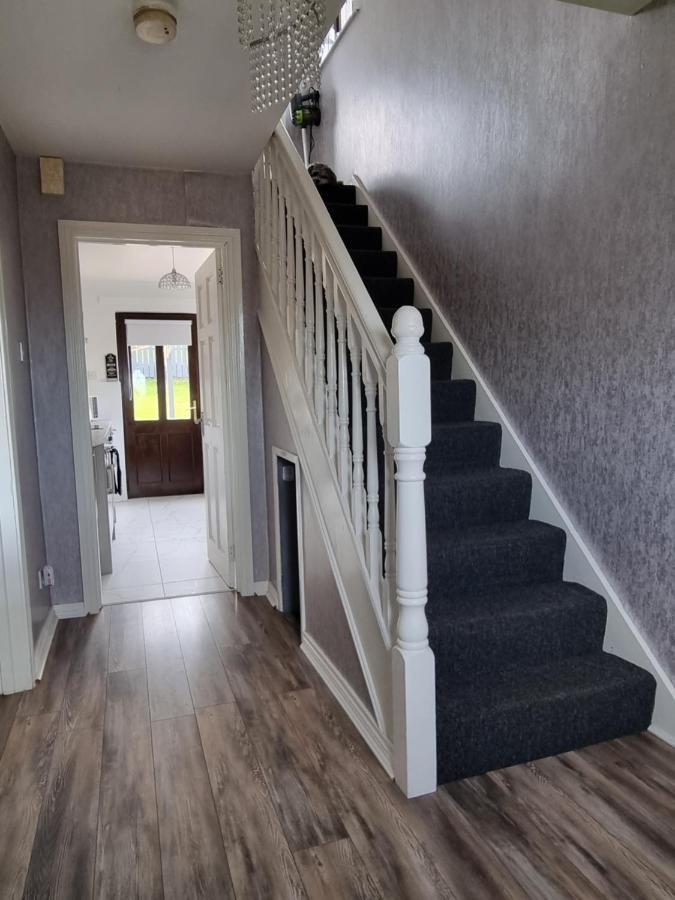 Private Room City Skyline And Mountain Views Close Too Belfast Centre And Airports Free Parking Exterior photo